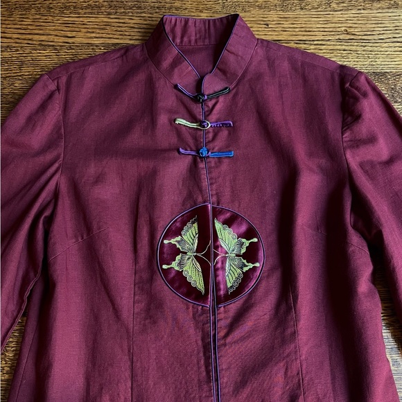 Butterfly Linen Tunic, Handmade Jacket with Frog Closures, Silk Appliqué - Picture 3 of 10